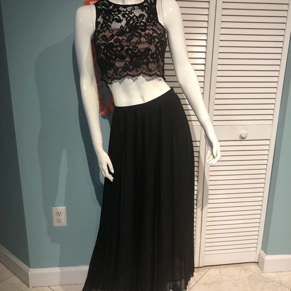 Lace crop top and black skirt for sale